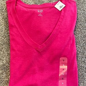 GAP Womens V Neck Favorite Tee - New with tags